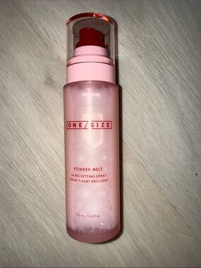 ONE/SIZE Powder Melt Glass Setting Spray